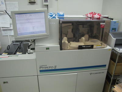 血中薬物濃度を測定する機械です。